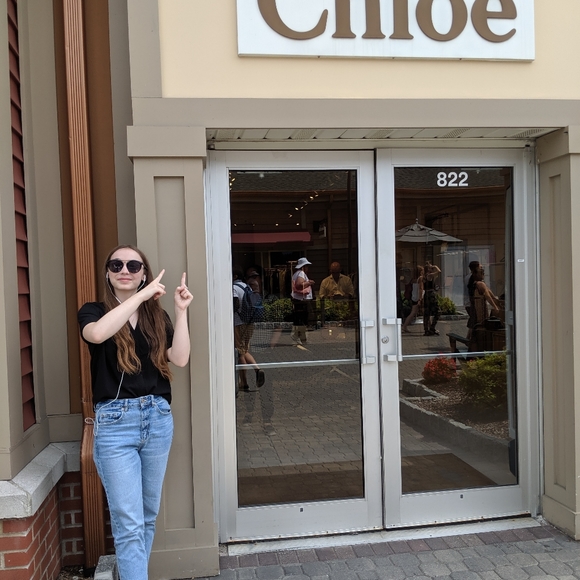 Meet your Posher, Alexis - Picture 10 of 16